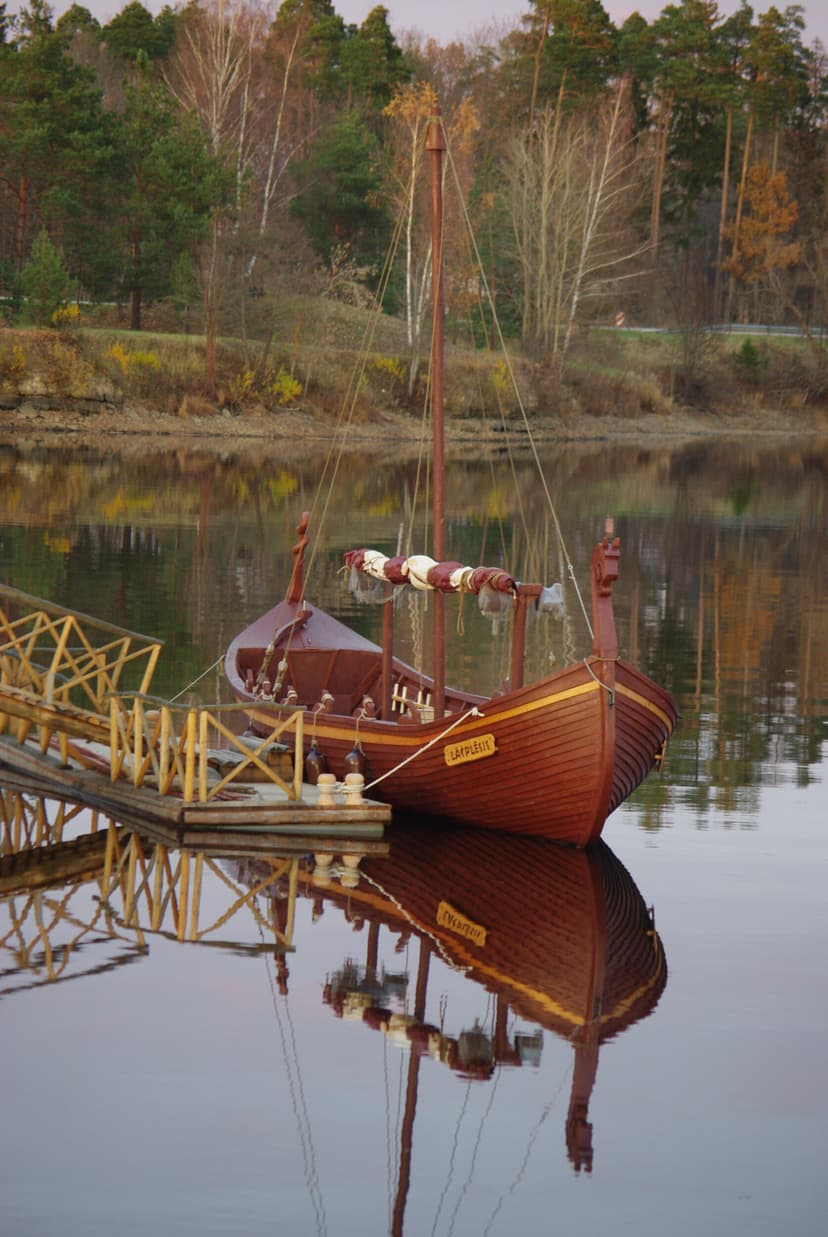 Brauciens pa Daugavu vikingu laivā (10 personām)