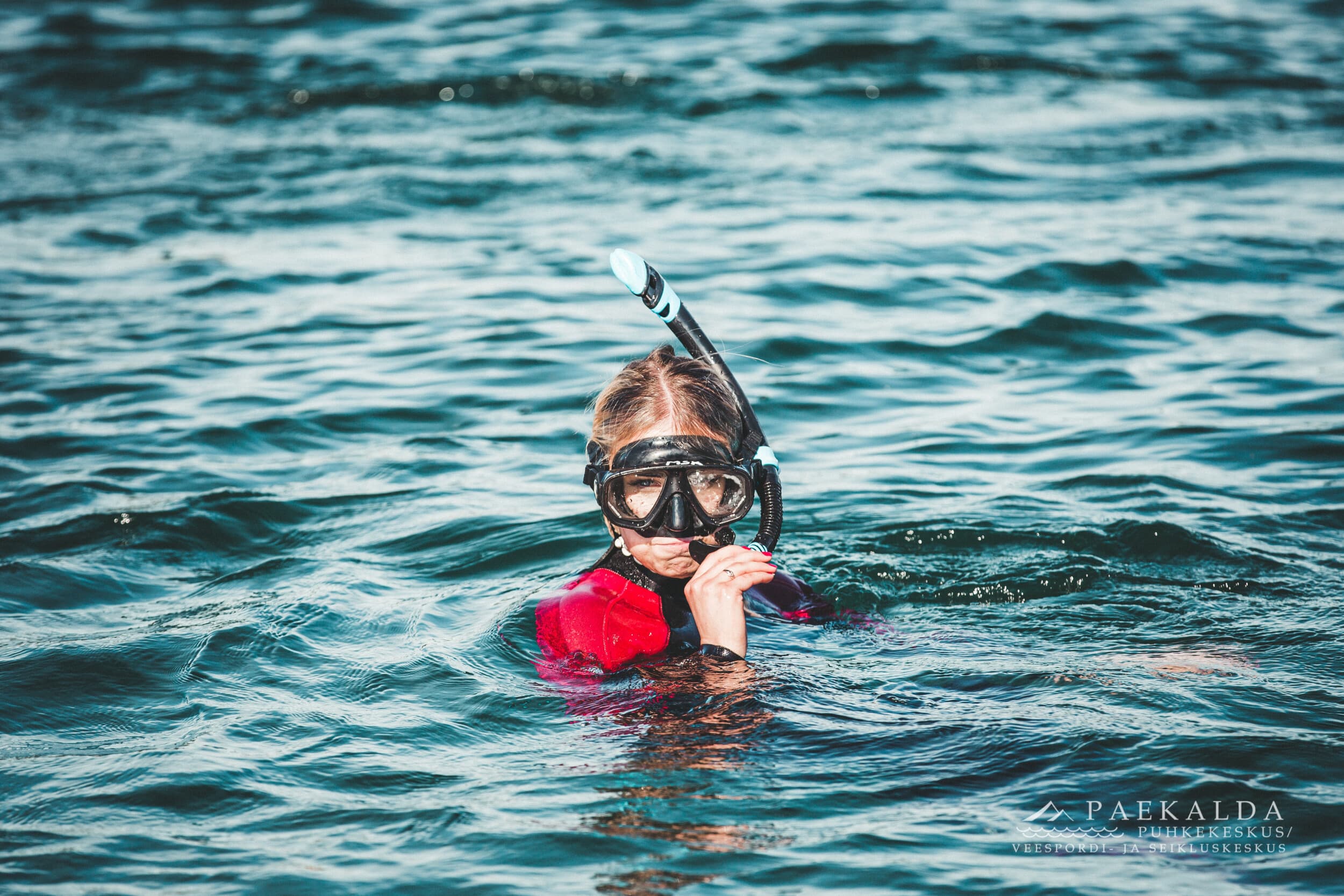 Snorkelēšana zemūdens cietuma drupās diviem