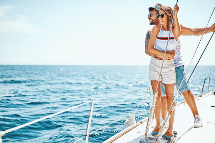 Burāšana ar luksusa klases jahtu diviem