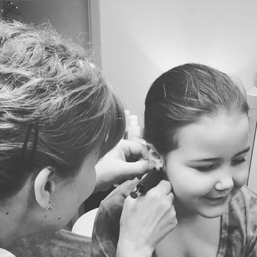 Ausu caurduršanas procedūra + auskari