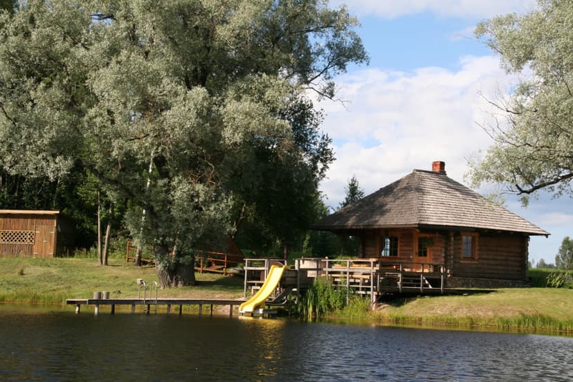 Lauku pirts ar silto baļļu Mārcienas muižā (līdz 4 pers.)