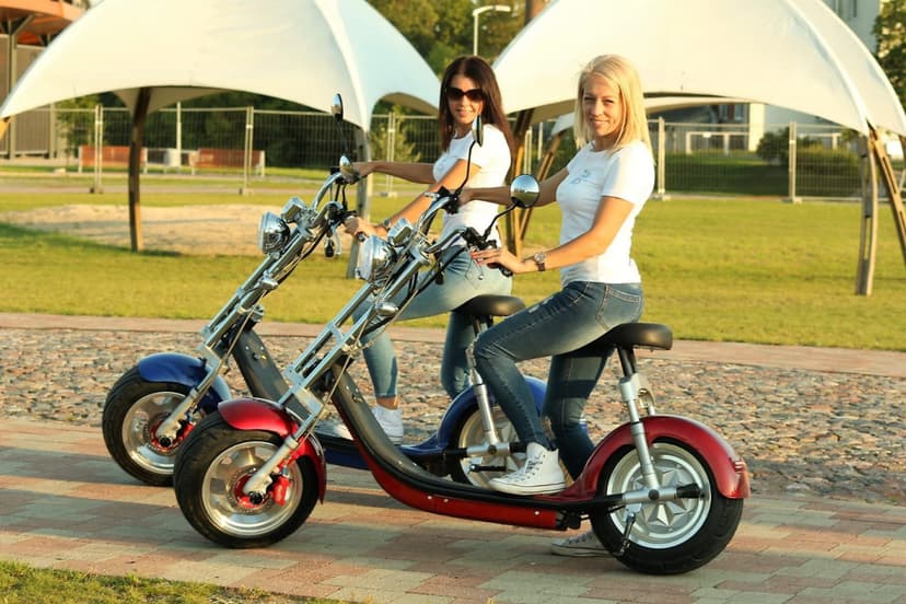 Brauciens ar CITYCOCO elektroskūteri