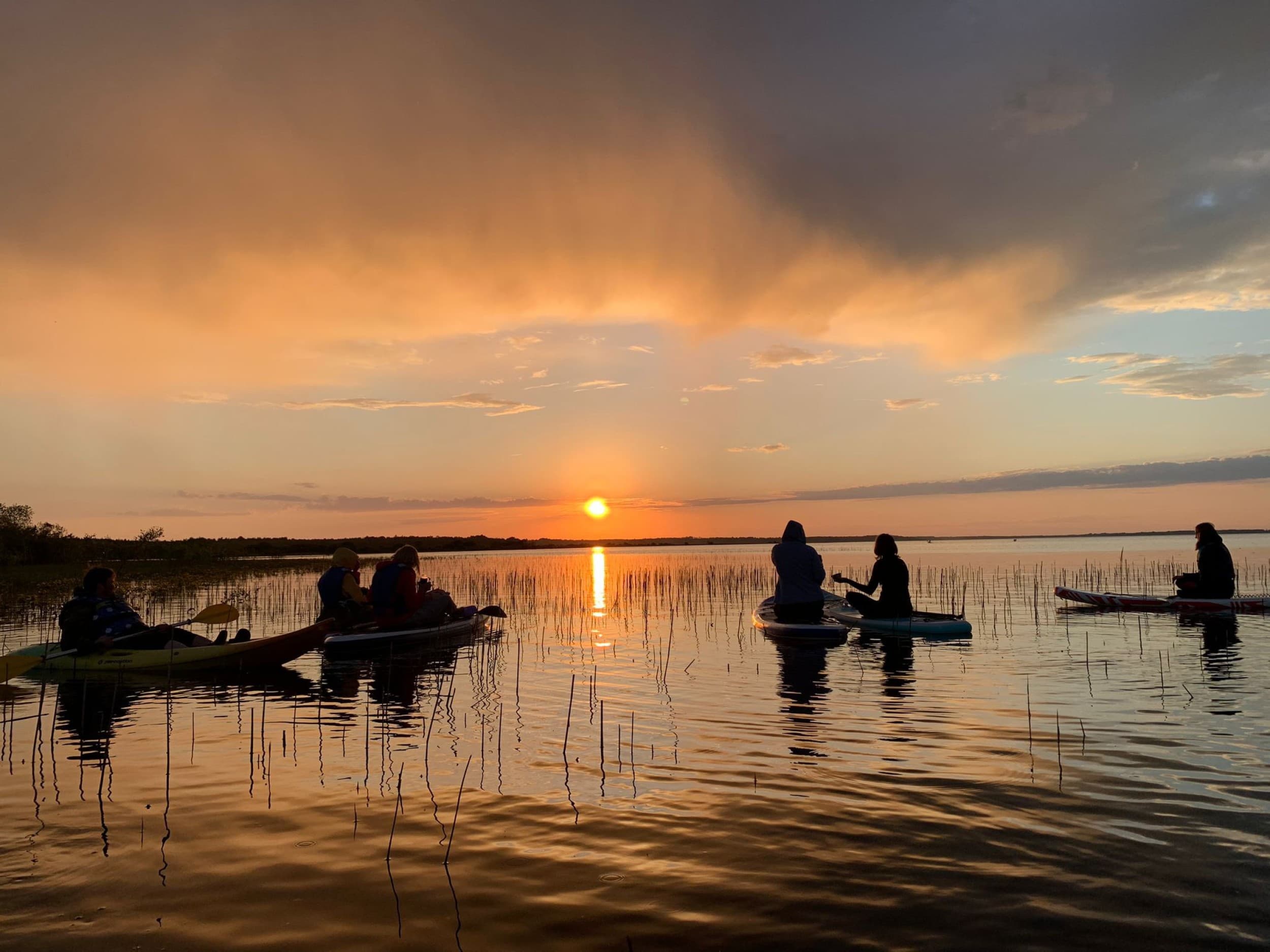 Saulrieta brauciens ar SUP dēli Burtnieku ezerā diviem (2 st.)