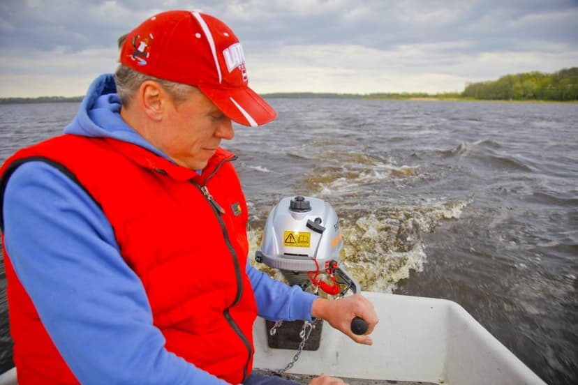 Laivas un motora noma makšķerēšanai Burtnieku ezerā