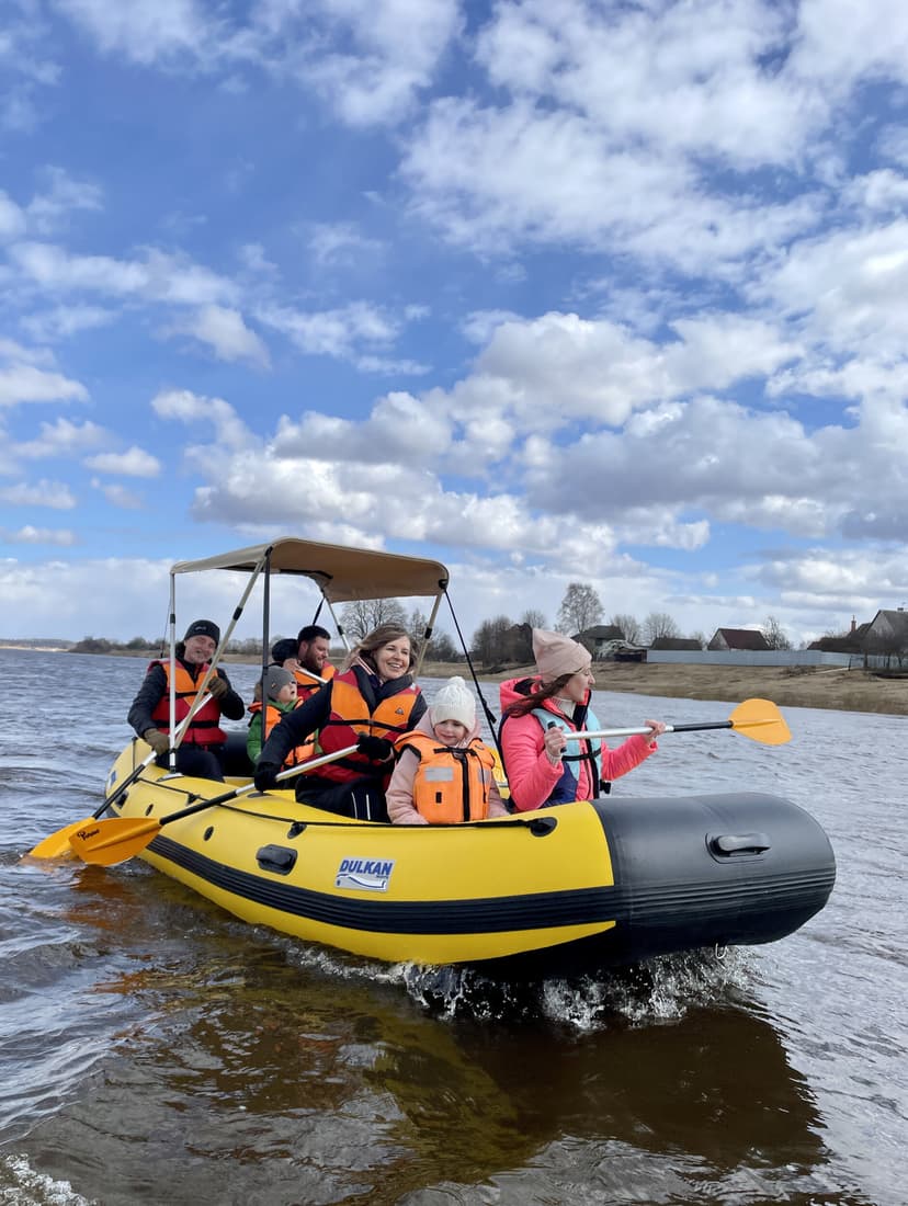 Brauciens ar RAFT laivu "Daugavas lokos" (2-8 pers., 4-8 h)