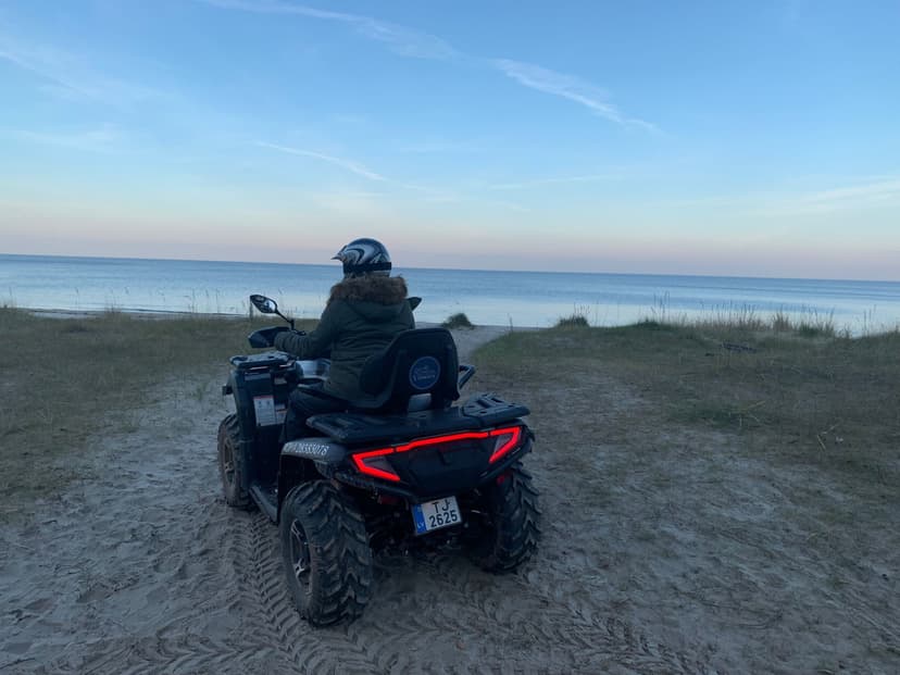 Brauciens ar kvadraciklu instruktora pavadībā Tukuma pusē (30 min.)