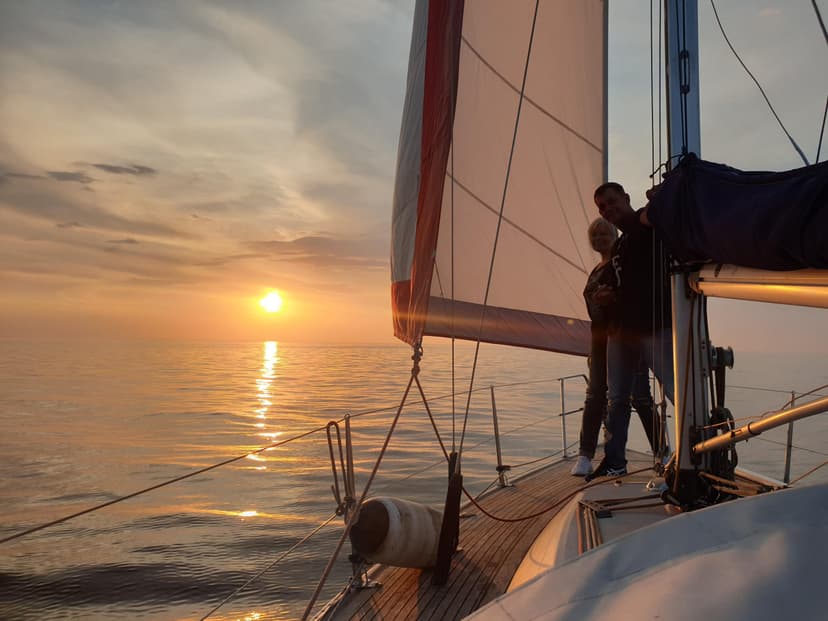 Brauciens jūrā ar buru jahtu ELFS (līdz 7 pers.)