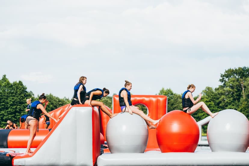 Ūdens batutu parka Water Inn apmeklējums Lietuvā (2 pers.)