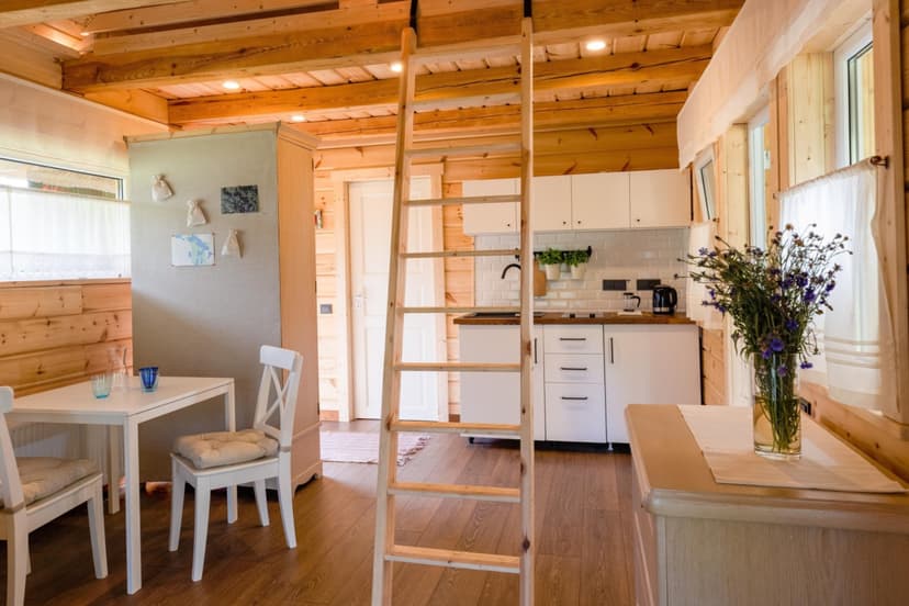 Eko brīvdienas pie ezera Viesu Sētā "Locu Sala" (vasaras sezona)