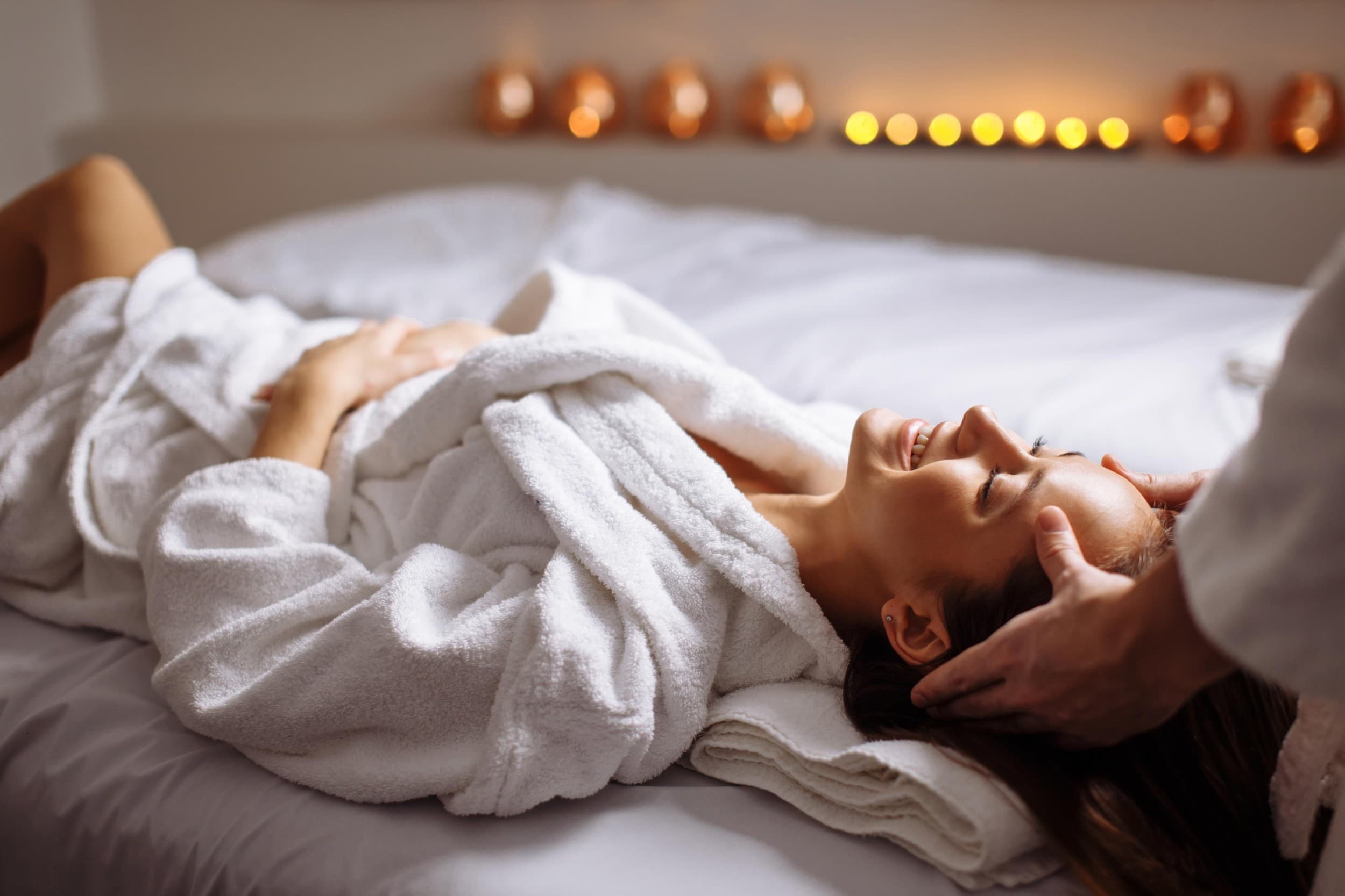 10 galvas masāžas seansi studijā "Relax&SPA" Daugavpilī | Davanu Serviss