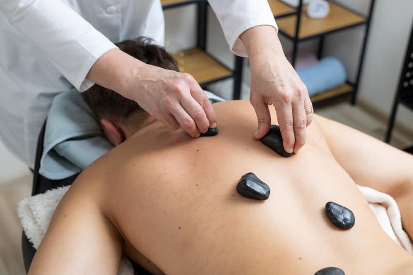 Karsto akmeņu masāža + roku un kāju relaksācija "OXI Beauty" salonā