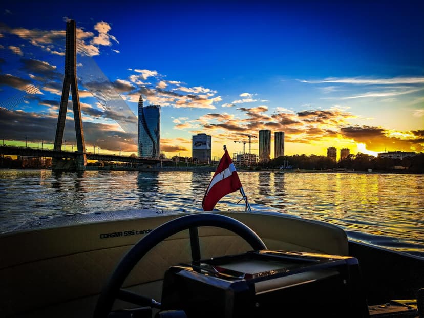 Ģimenisks brauciens ar Kapteiņa Laivu "Dāvids" (7 pers.)