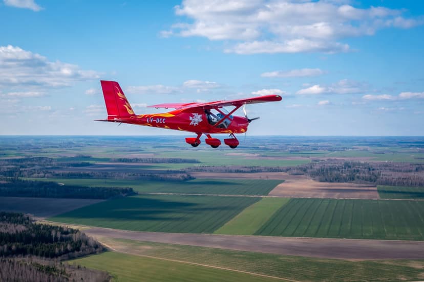 Побудь в роли пилота – управляй самолетом AEROPRAKT-32